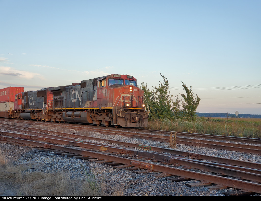 CN 2548